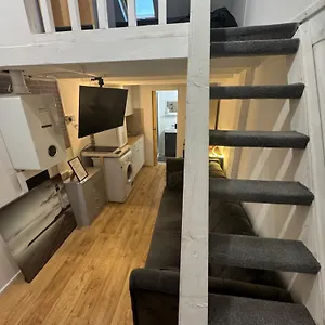  Apartment Duplex 3 Minute Drive From Luton Airport United Kingdom
